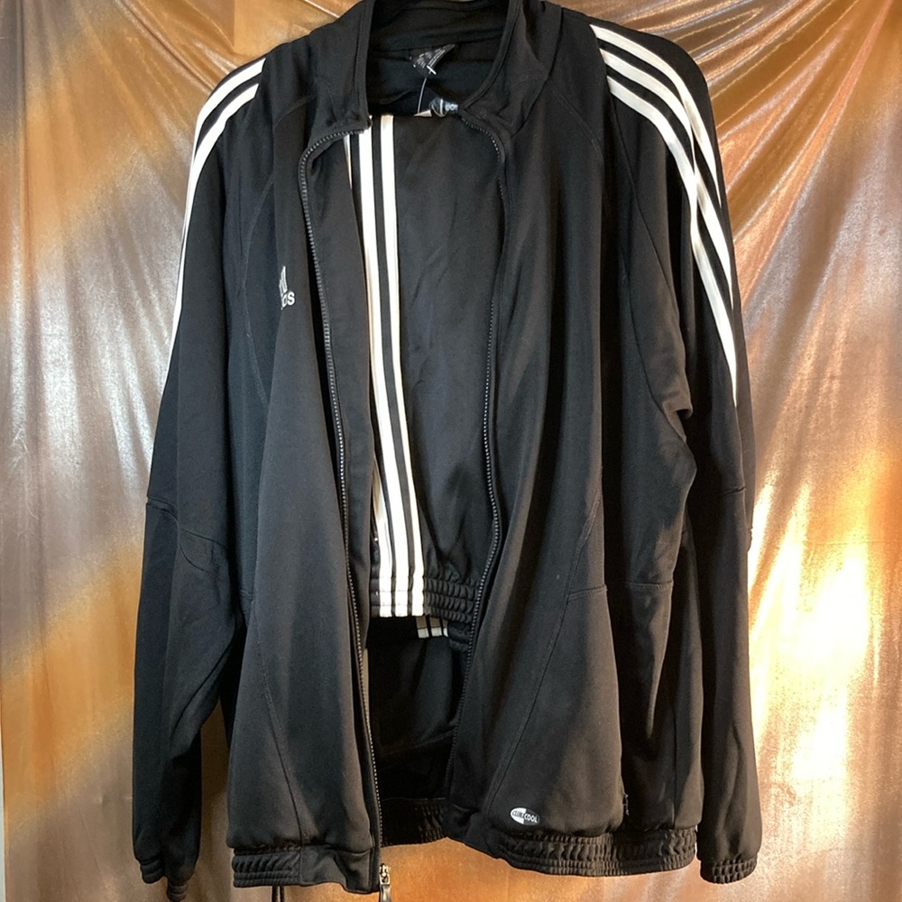 adidas rn 888387 size Xl track suit. Black with Clima cool tech 3 white stripe